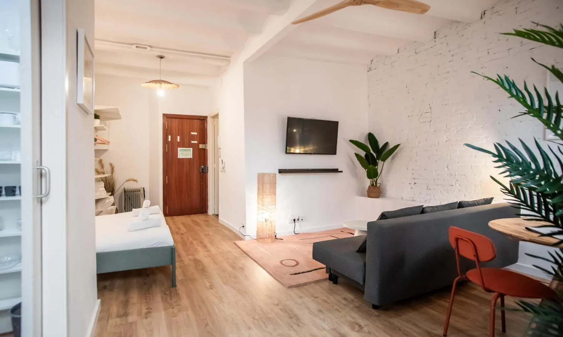 44Poc1062 - Studio Newly Decorated In Poble Sec Barcelone Appartement